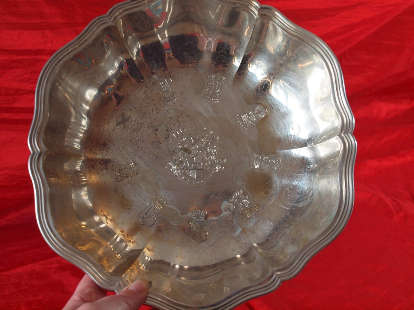 Srebrna misa rodu von Tschischwitz odnaleziona w podłodze Rezydencji Dwór Górny